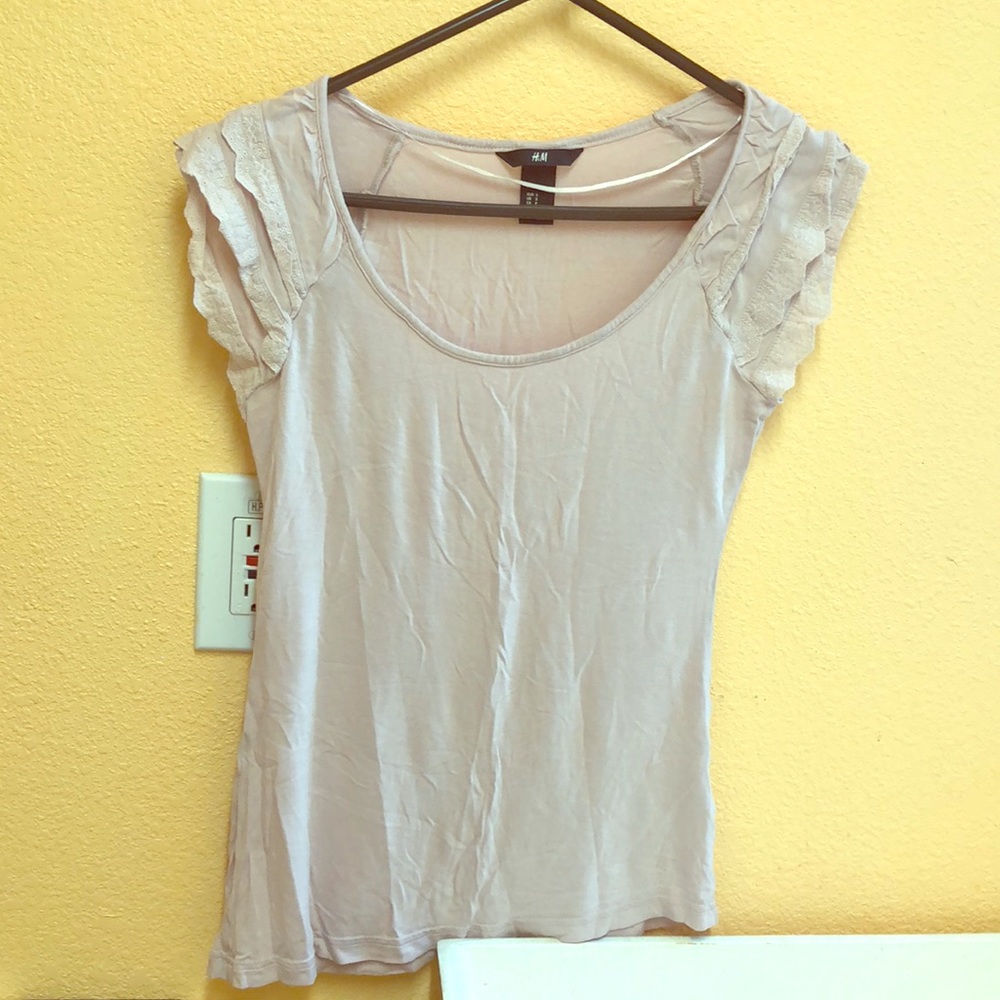 H&M S dusty pink shirt with ruffled shoulders